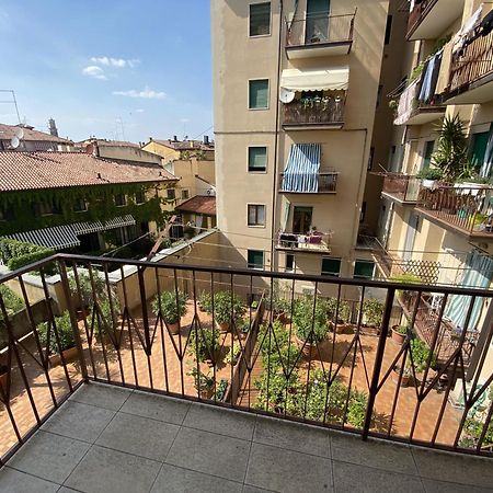 Case Vr Holiday Residenza 2 Di Picche Verona Exterior foto